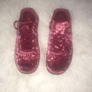 Nike free rn 18 wild velvet size 8 1/2